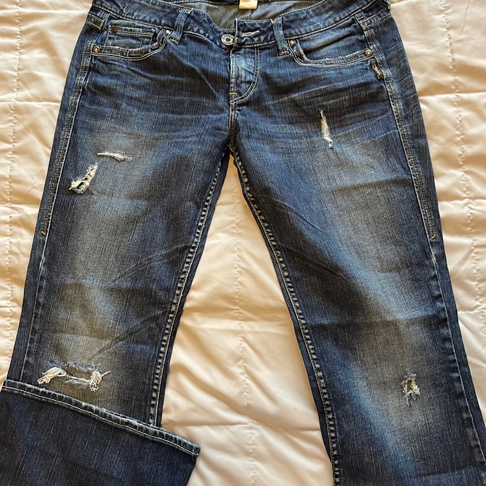 Super cute jeans.